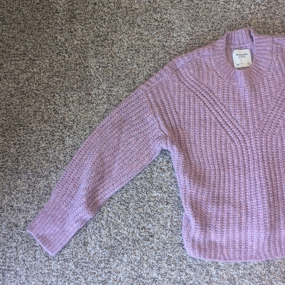 NEW Abercrombie & Fitch Super Soft Chunky Knit Pullover Sweater - Picture 2 of 11